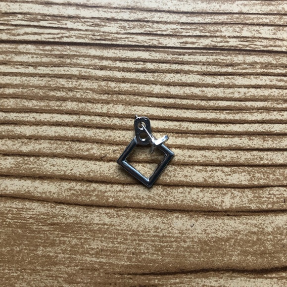 ⭐️ 4/$23 geometric hollow earrings gold and silver - Picture 4 of 5